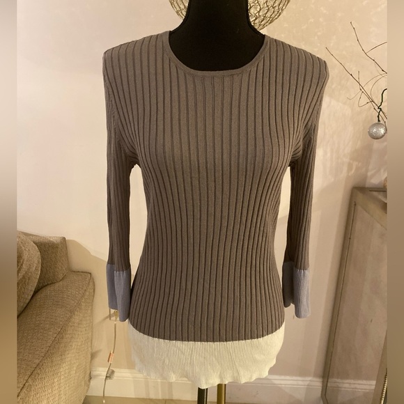 ST. John sweater size medium - Picture 1 of 4